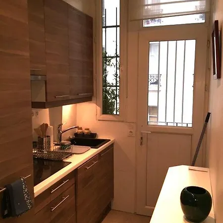 2 Pieces A Ecole Militaire Champ De Mars Tour Eiffel Apartment